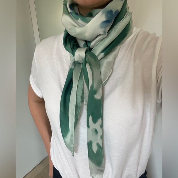 Romeo Gigli Vintage Silk Scarf - Picture 4 of 9